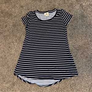 Betsey’s Boutique Shop Women’s Small Navy and White Striped T-Shirt